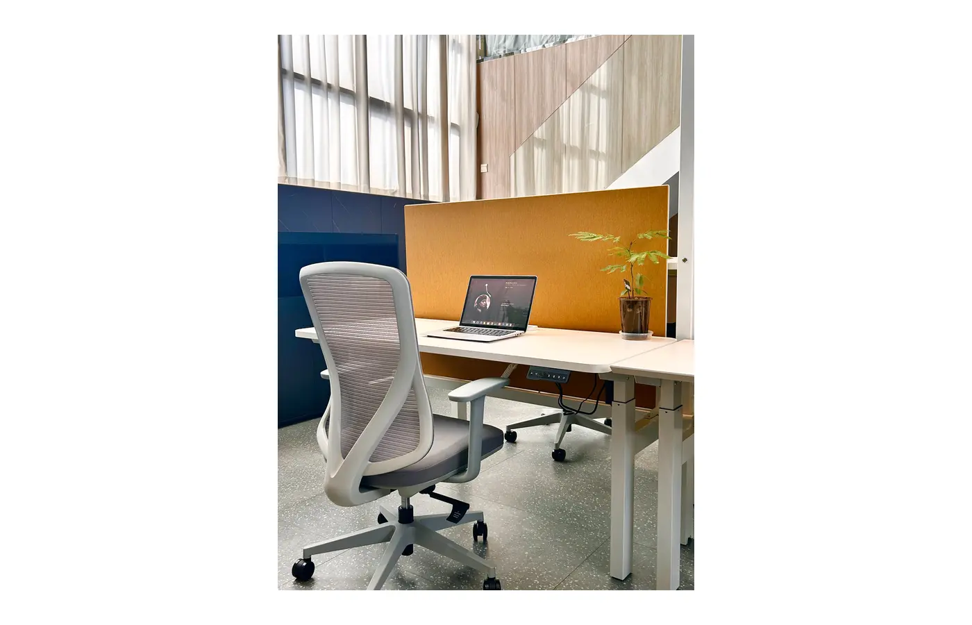 GC-P01D-2A Four-Person Height-Adjustable Workstation, product view 2