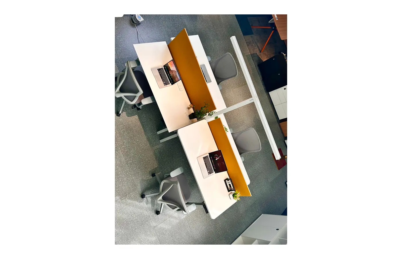 GC-P01D-2A Four-Person Height-Adjustable Workstation, product view 4