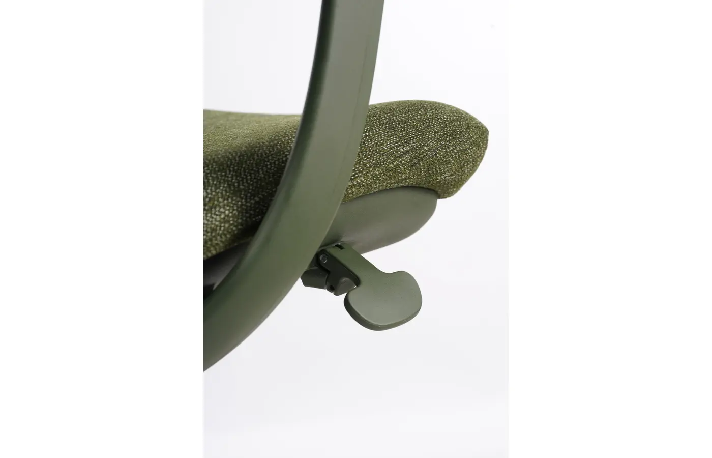 M-88 seat and color-matched cable-control lever detail